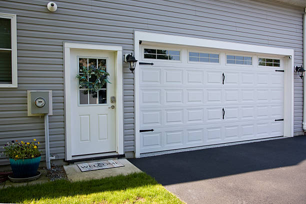 24/7 Emergency Garage Door Panel Replacement experts in Reagan County County, TX